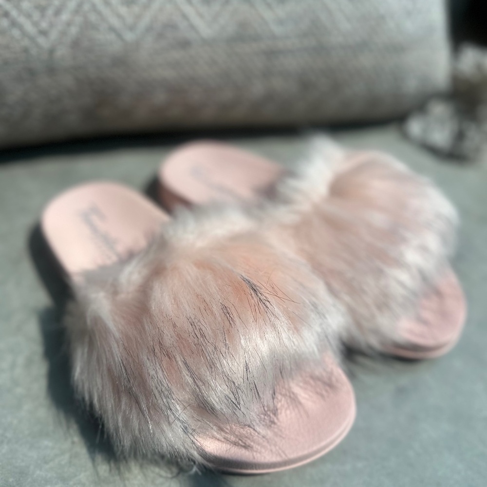 NWT FacePlant Dreams Slippers, Size small